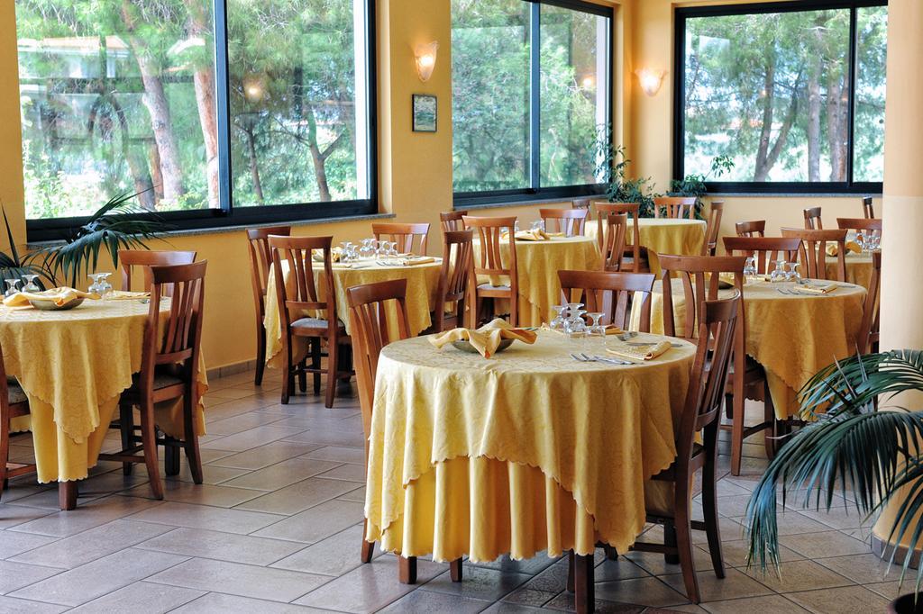 קאפו ואטיצ'אנו Villaggio Pineta Petto Bianco מראה חיצוני תמונה