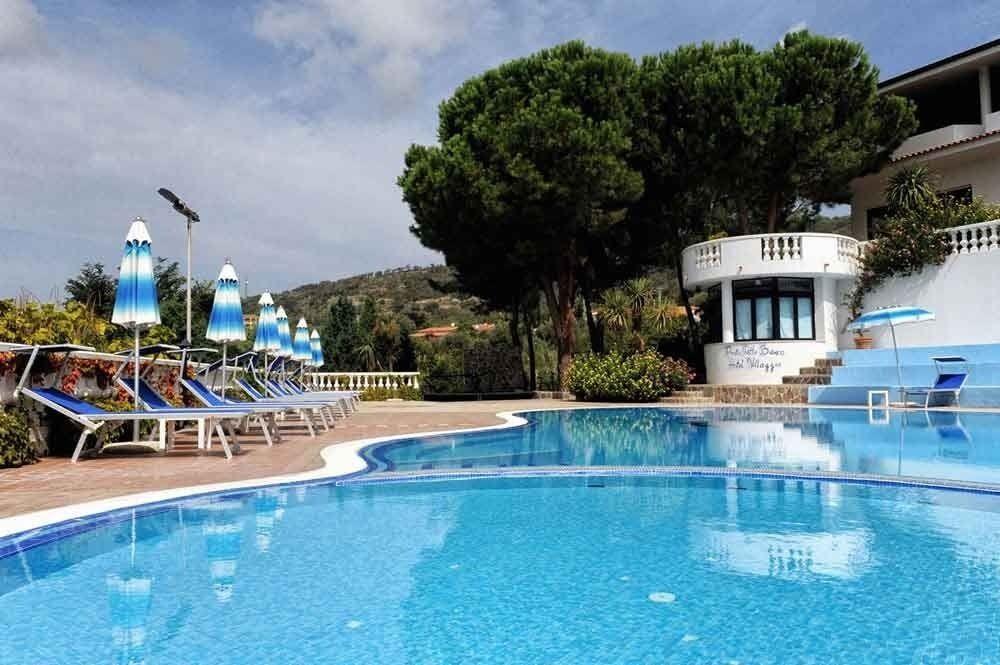 קאפו ואטיצ'אנו Villaggio Pineta Petto Bianco מראה חיצוני תמונה