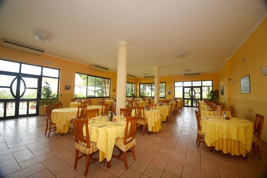 קאפו ואטיצ'אנו Villaggio Pineta Petto Bianco מראה חיצוני תמונה