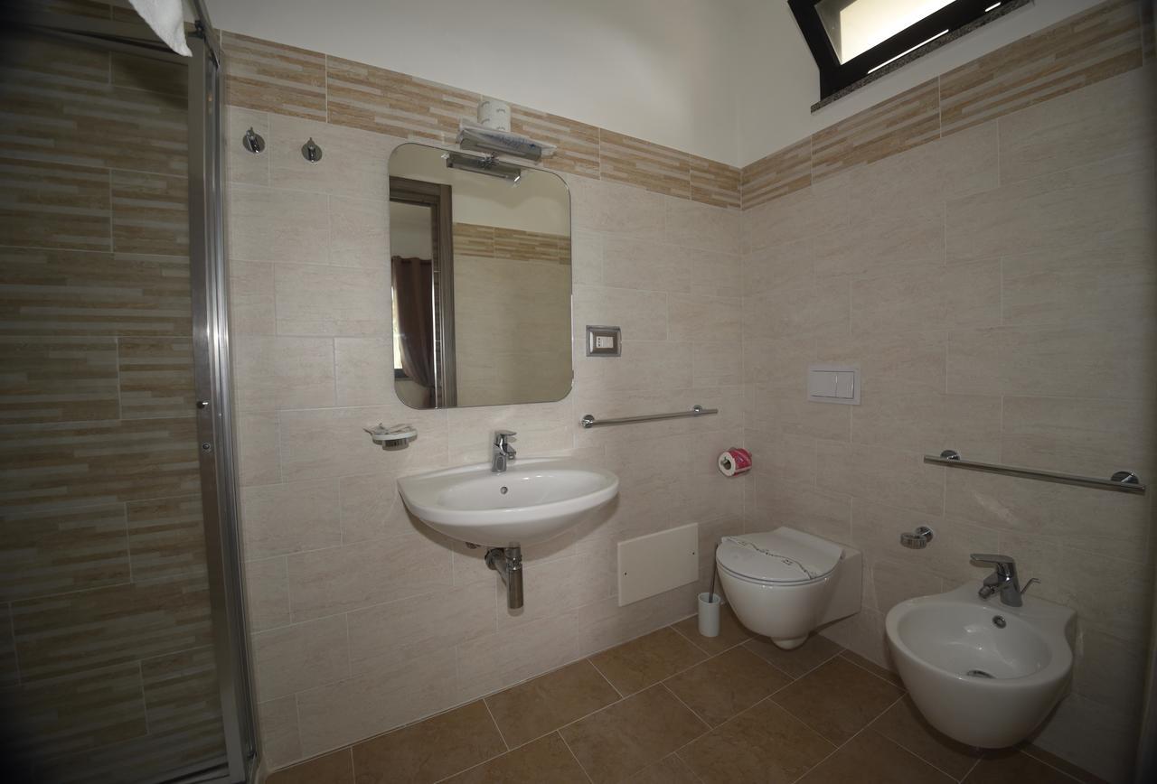 קאפו ואטיצ'אנו Villaggio Pineta Petto Bianco חדר תמונה