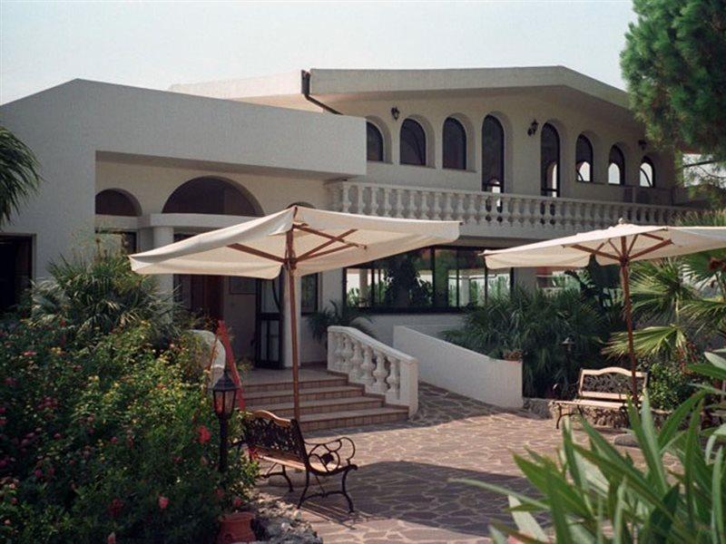 קאפו ואטיצ'אנו Villaggio Pineta Petto Bianco מראה חיצוני תמונה